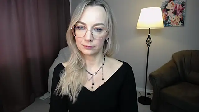 Snapshot of Ava_Elior chatting on 10-11-25, 09:41 Ava Elior online show from 10-11-25, 09:41