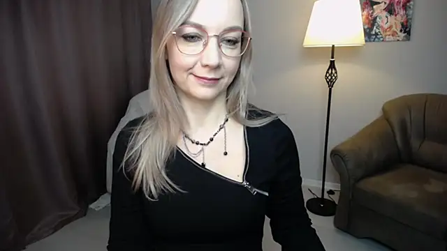 Snapshot of Ava_Elior chatting on 10-18-25, 09:32 Ava Elior online show from 10-18-25, 09:32