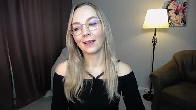 Snapshot of Ava_Elior chatting on 10-26-25, 12:22 Ava Elior online show from 10-26-25, 12:22