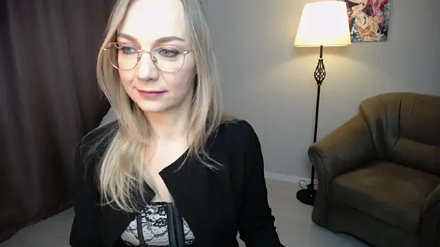 Snapshot of Ava_Elior chatting on 10-30-25, 09:55 Ava Elior online show from 10-30-25, 09:55