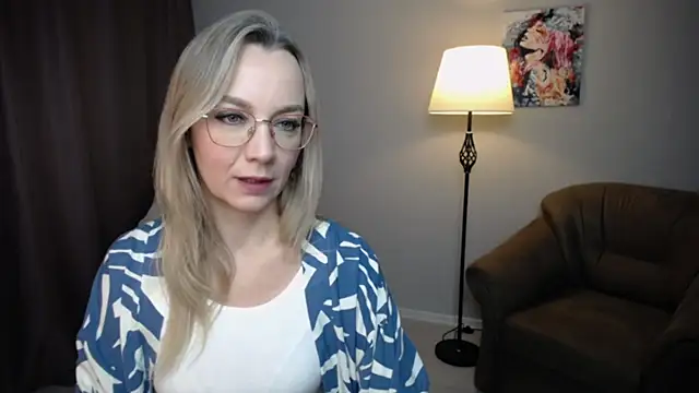 Snapshot of Ava_Elior chatting on 11-05-25, 10:37 Ava Elior online show from 11-05-25, 10:37