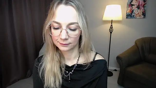 Snapshot of Ava_Elior chatting on 11-12-25, 11:10 Ava Elior online show from 11-12-25, 11:10