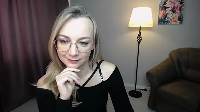 Snapshot of Ava_Elior chatting on 11-15-25, 10:12 Ava Elior online show from 11-15-25, 10:12