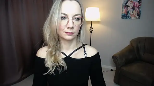 Snapshot of Ava_Elior chatting on 11-22-25, 06:23 Ava Elior online show from 11-22-25, 06:23