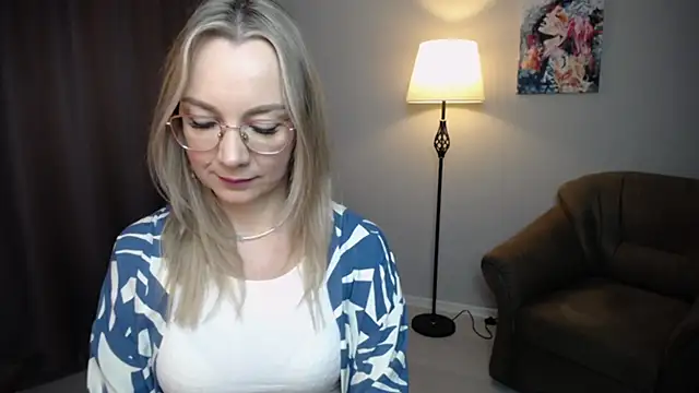 Snapshot of Ava_Elior chatting on 11-29-25, 10:40 Ava Elior online show from 11-29-25, 10:40