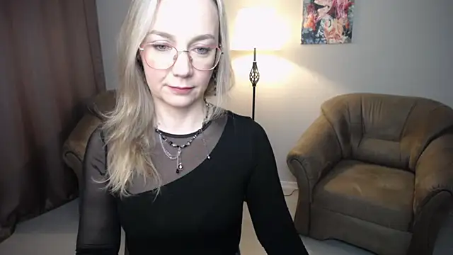 Snapshot of Ava_Elior chatting on 04-22-26, 12:18 Ava Elior online show from 04-22-26, 12:18