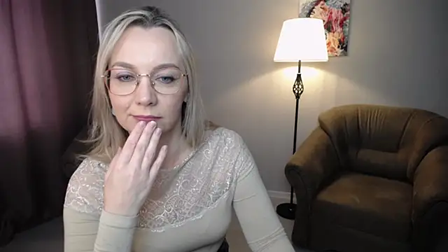 Snapshot of Ava_Elior chatting on 04-25-26, 11:24 Ava Elior online show from 04-25-26, 11:24