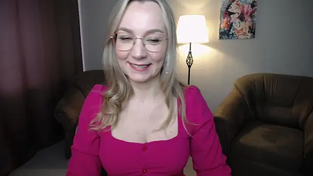 Snapshot of Ava_Elior chatting on 05-05-26, 10:12 Ava Elior online show from 05-05-26, 10:12