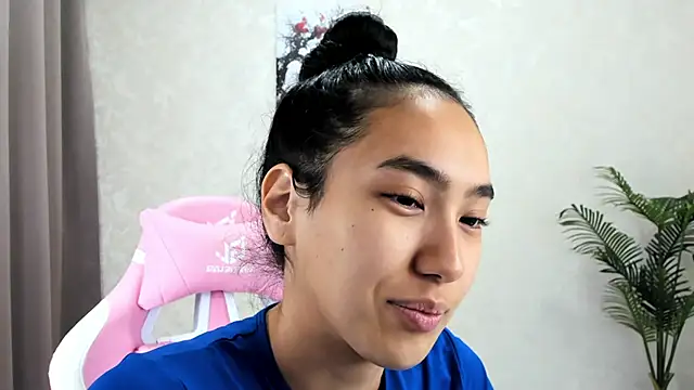 FlirtyAura online show from 11-11-25, 02:55