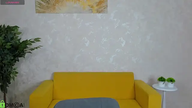 FlirtyAura online show from 04-13-26, 03:56