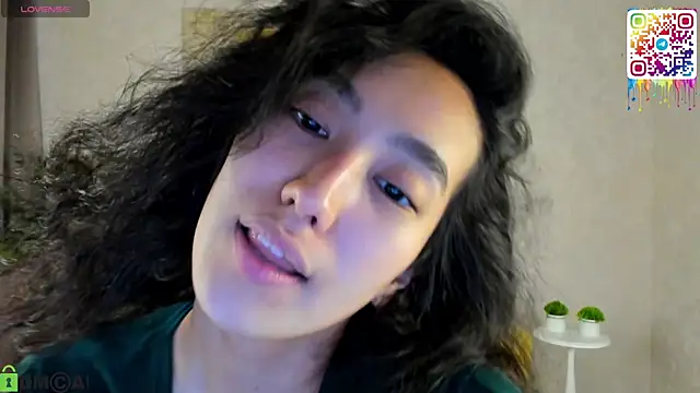 Snapshot of FlirtyAura chatting on 04-27-26, 12:03 FlirtyAura online show from 04-27-26, 12:03