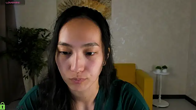 Snapshot of FlirtyAura chatting on 05-11-26, 11:38 FlirtyAura online show from 05-11-26, 11:38