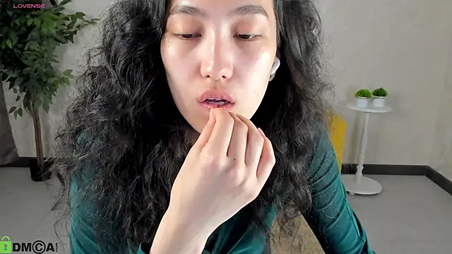 Snapshot of FlirtyAura chatting on 05-13-26, 03:37 FlirtyAura online show from 05-13-26, 03:37