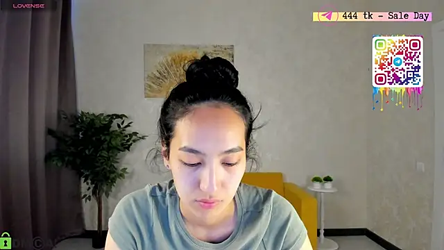 Snapshot of FlirtyAura chatting on 05-19-26, 03:46 FlirtyAura online show from 05-19-26, 03:46