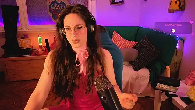 Zesty Peach online show from 06-12-26, 03:38