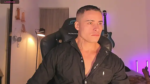 Snapshot of connorsmiith chatting on 07-11-26, 12:41 connorsmiith online show from 07-11-26, 12:41