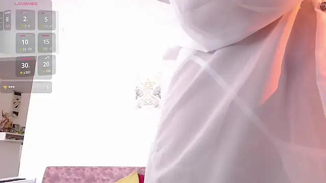 Susanahendrix online show from 12-14-25, 03:17