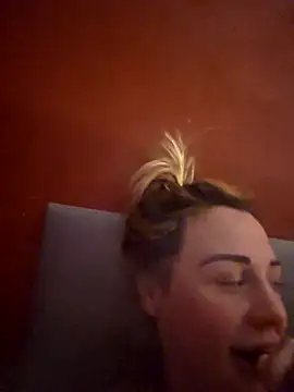 Snapshot of Sophrob96x chatting on 11-27-25, 10:23 Sophrob96x online show from 11-27-25, 10:23