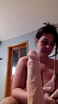 Snapshot of Sophrob96x chatting on 02-22-26, 05:44 Sophrob96x online show from 02-22-26, 05:44