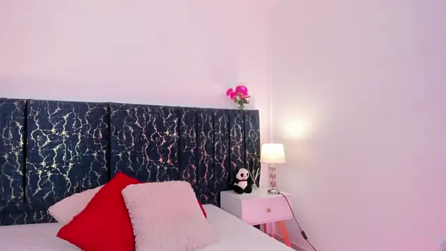 katte landerr online show from 04-14-26, 01:17