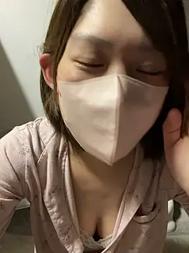 Snapshot of usako_2025 chatting on 11-14-25, 01:21 usako 2025 online show from 11-14-25, 01:21