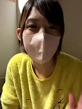 Snapshot of usako_2025 chatting on 11-15-25, 12:02 usako 2025 online show from 11-15-25, 12:02