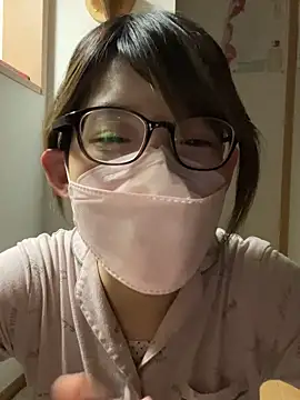 Snapshot of usako_2025 chatting on 11-25-25, 04:29 usako 2025 online show from 11-25-25, 04:29