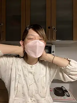 Snapshot of usako_2025 chatting on 11-28-25, 10:40 usako 2025 online show from 11-28-25, 10:40