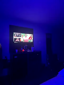 Snapshot of BigMfLuther chatting on 12-16-25, 04:39 BigMfLuther online show from 12-16-25, 04:39