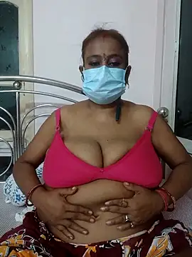 Snapshot of Barna_Love chatting on 10-28-25, 06:32 Barna Love online show from 10-28-25, 06:32