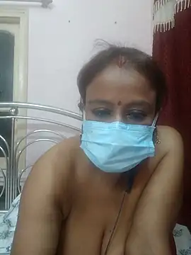 Snapshot of Barna_Love chatting on 06-15-26, 01:24 Barna Love online show from 06-15-26, 01:24