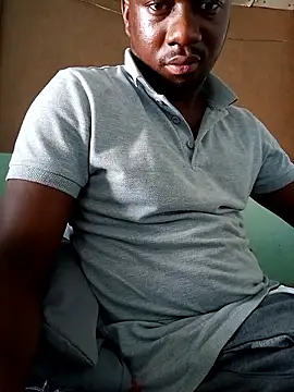 Snapshot of Xyz1232 chatting on 01-13-26, 02:11 Xyz1232 online show from 01-13-26, 02:11