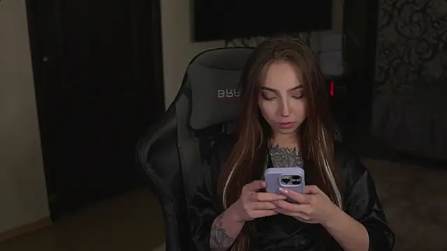 Snapshot of lis_silver chatting on 11-12-25, 11:21 lis silver online show from 11-12-25, 11:21