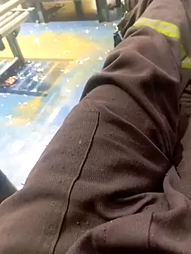 Snapshot of safadinhoo007 chatting on 11-29-25, 10:13 safadinhoo007 online show from 11-29-25, 10:13