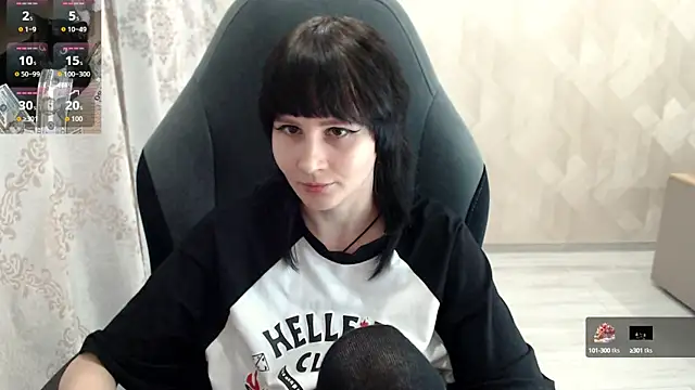 Snapshot of MistyDark chatting on 10-10-25, 10:25 MistyDark online show from 10-10-25, 10:25