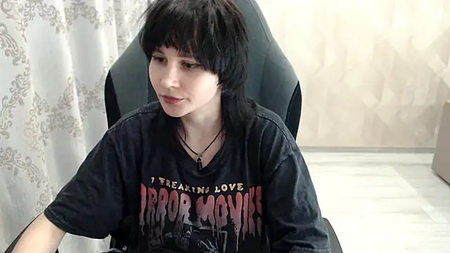 Snapshot of MistyDark chatting on 10-14-25, 09:32 MistyDark online show from 10-14-25, 09:32