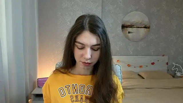 Snapshot of KellyShines chatting on 12-15-25, 07:23 KellyShines online show from 12-15-25, 07:23