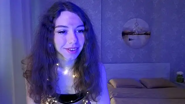 Snapshot of KellyShines chatting on 06-11-26, 04:27 KellyShines online show from 06-11-26, 04:27