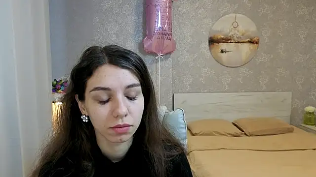 Snapshot of KellyShines chatting on 06-27-26, 01:06 KellyShines online show from 06-27-26, 01:06