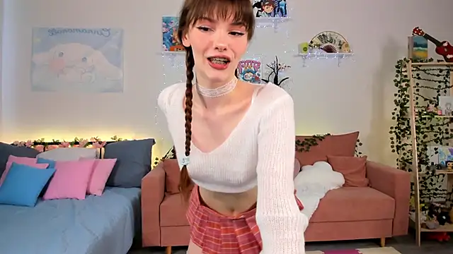 Snapshot of Zoe_Vee chatting on 06-19-26, 03:33 Zoe Vee online show from 06-19-26, 03:33