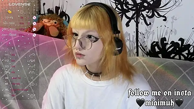 Snapshot of mia__yui chatting on 09-09-25, 02:00 mia yui online show from 09-09-25, 02:00