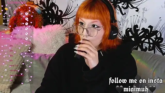 Snapshot of mia__yui chatting on 09-22-25, 02:08 mia yui online show from 09-22-25, 02:08