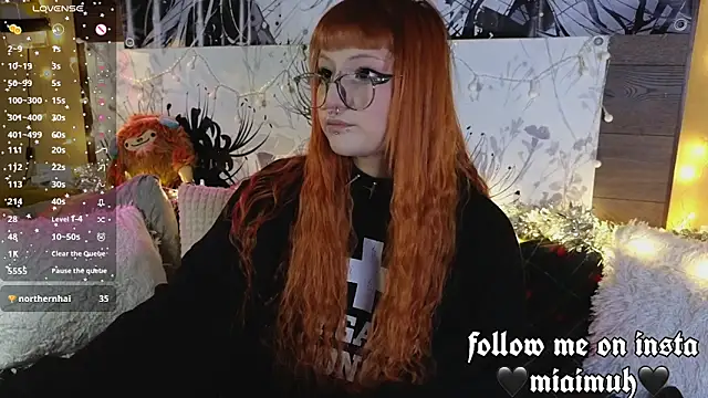 Snapshot of mia__yui chatting on 12-19-25, 09:44 mia yui online show from 12-19-25, 09:44