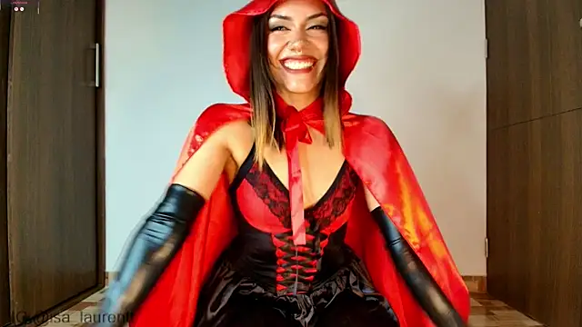 Snapshot of Isa_laurentt_ chatting on 10-31-25, 11:06 Isa laurentt online show from 10-31-25, 11:06