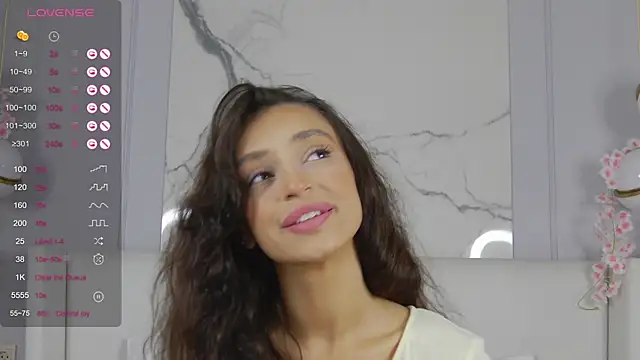 AdoraCortes online show from 09-20-25, 05:08