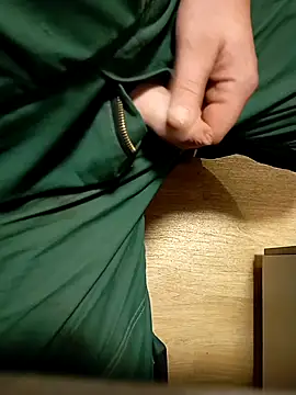 fickfreund019 online show from 10-30-25, 04:58