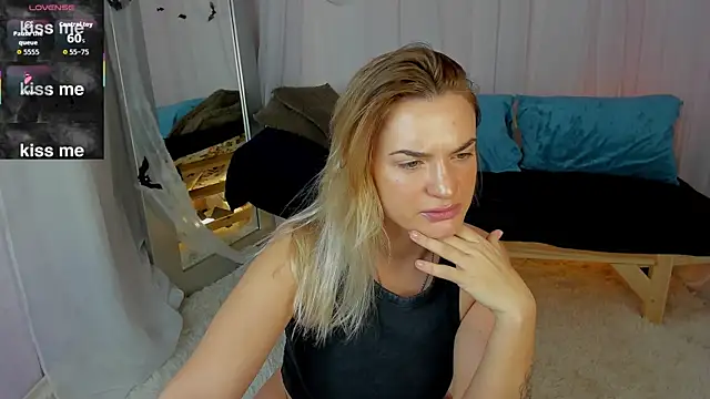 Snapshot of Marie_Ellie chatting on 11-12-25, 01:28 Marie Ellie online show from 11-12-25, 01:28