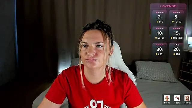 Snapshot of Marie_Ellie chatting on 06-15-26, 02:03 Marie Ellie online show from 06-15-26, 02:03