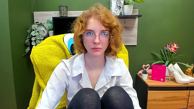 juicyPenny online show from 10-24-25, 06:21