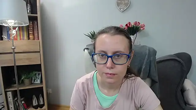 Snapshot of sweetxLizzy chatting on 06-17-26, 04:26 sweetxLizzy online show from 06-17-26, 04:26